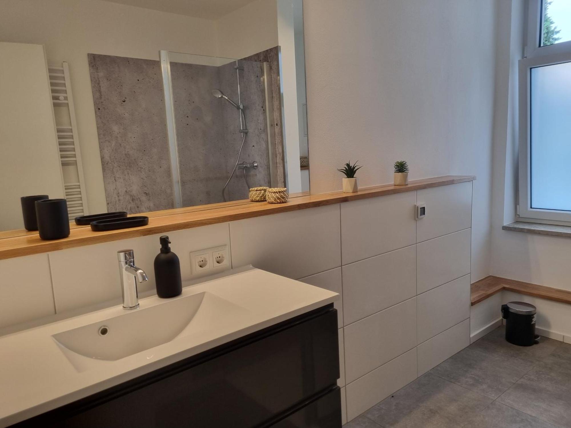 Maremar - Style-Loft Am Ferberturm - 2 Schlafzimmer - Luxus Boxspringbett - Arbeitsplaetze - Highspeed Wlan 게라 외부 사진